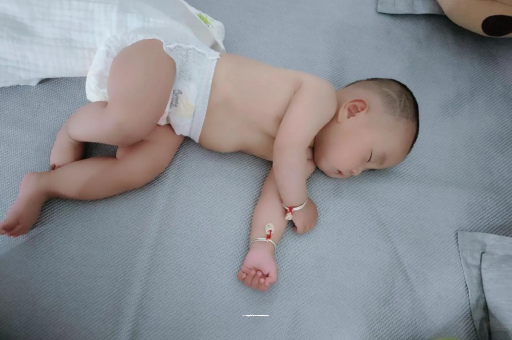 新疆宝宝口水多怎么回事